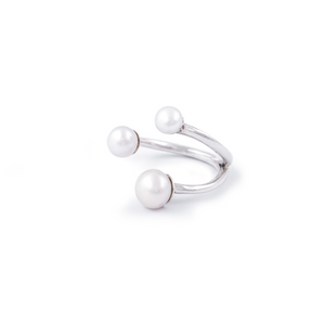 The GRAVITY PEARL Ring
