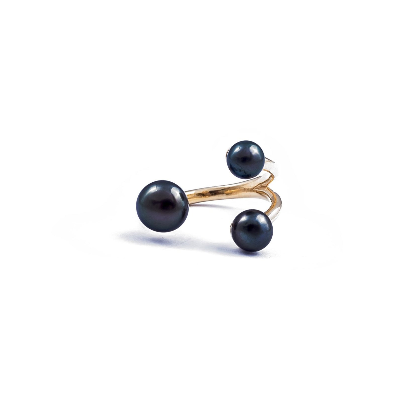 The GRAVITY PEARL Ring Gold Plated
